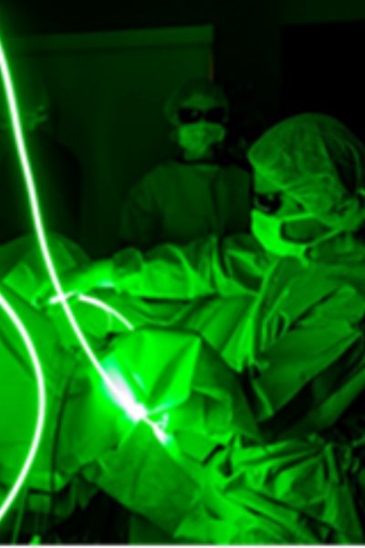 Les Hôpitaux Privés Rennais-Saint-Grégoire : la fibre laser pour traiter les symptômes liés à une hypertrophie bénigne de la prostate